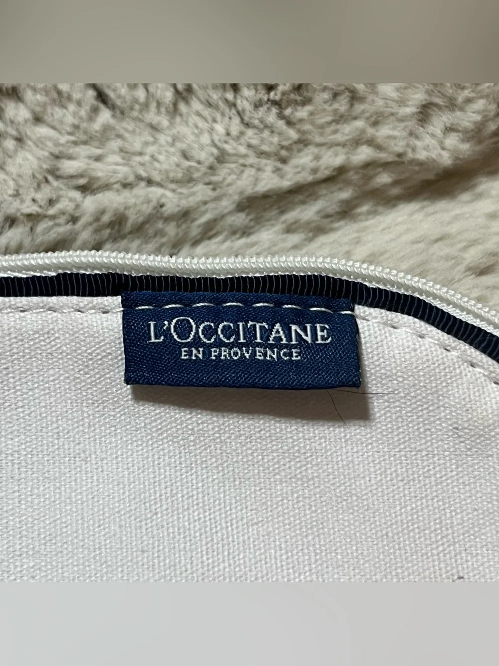 L'OCCITANE White Canvas Pouch with Navy Label NWT 02-06R